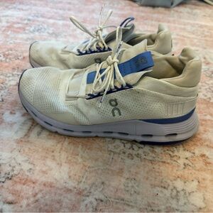 Woman’s on cloud nova